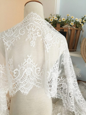 3 Meters Ivory Lace Table Runners - Chantilly Lace Delicate Scalloped Edge - Wedding Bouquet Ceremony