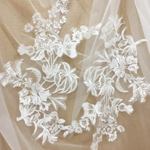 5 Pairs Graceful Clear Sequin Lace Flower Applique , Exquisite Lace Motif for Bridal Veils Dance Costumes Doll Dress Flower Girl Dress