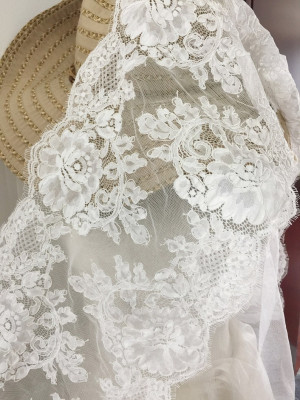 3 Yards French Alencon Lace Fabric Trim for Wedding Gown, Bridal Veils, Bodices, Shrugs, Garters, Headpiece 26 cm wide