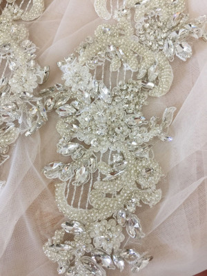 Exquisite Clear Silver 3D Rhinestone Beaded Bridal Lace Applique for Wedding Sash Bridal Hair Flower Boutique Haute Couture